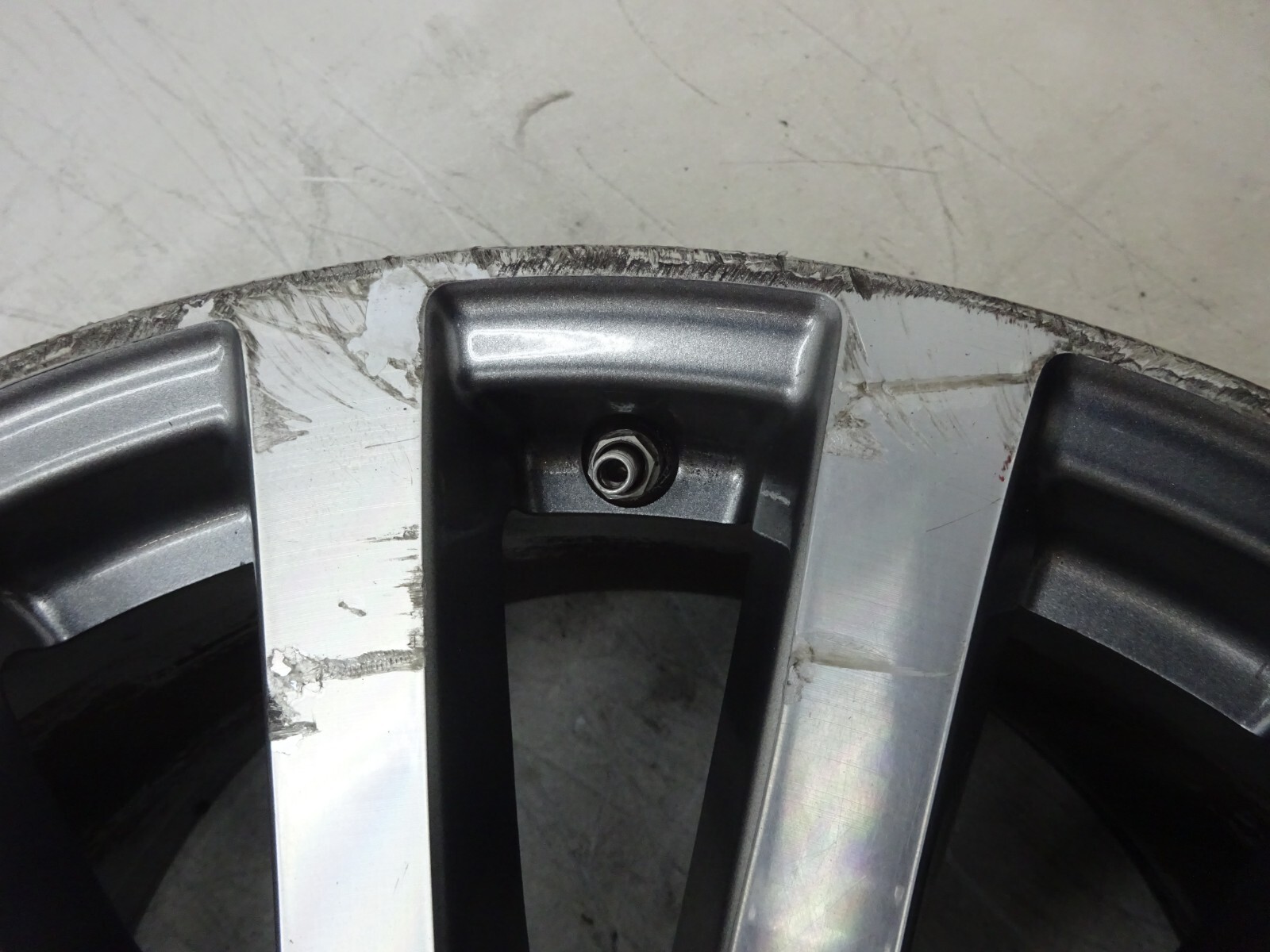 2014-2024 Maserati Ghibli Rear Alloy Wheel Rim 10x19 670016856 OEM DE240280