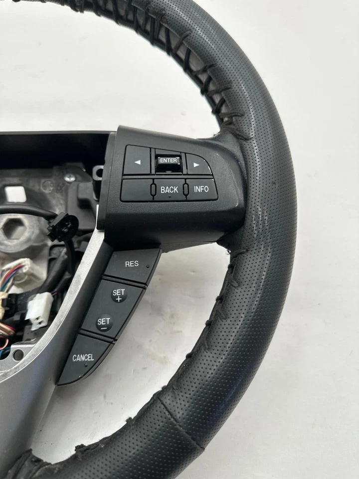 Volante MAZDA 3 2012-2013 con cubierta de volante de repuesto OEM Foto 4 de 4