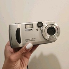 Sony Cybershot DSC-P71 3.2MP Compact Digital Camera 3x Zoom Silver