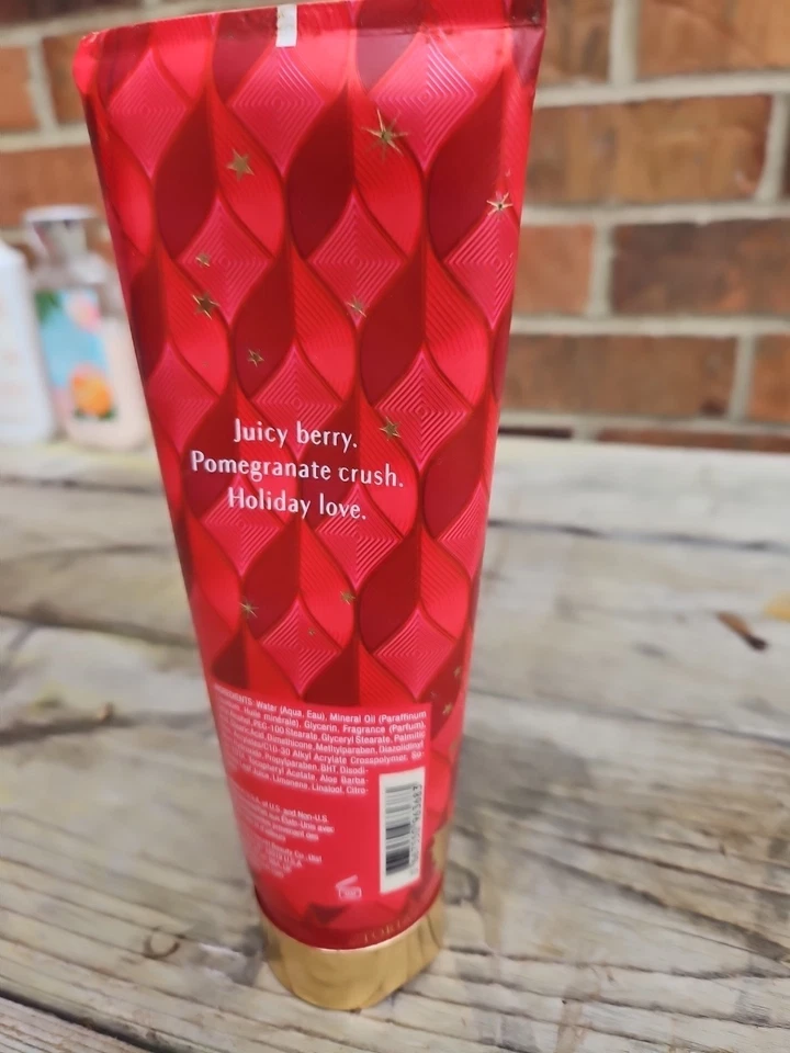 LOCIÓN CORPORAL VICTORIA'S SECRET BAYAS CARMESÍ 8,0 OZ EDICIÓN LIMITADA Foto 3 de 4