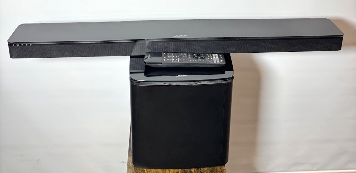 Bose SoundTouch 300 Soundbar & Acoustimass 300 Sub Woofer w