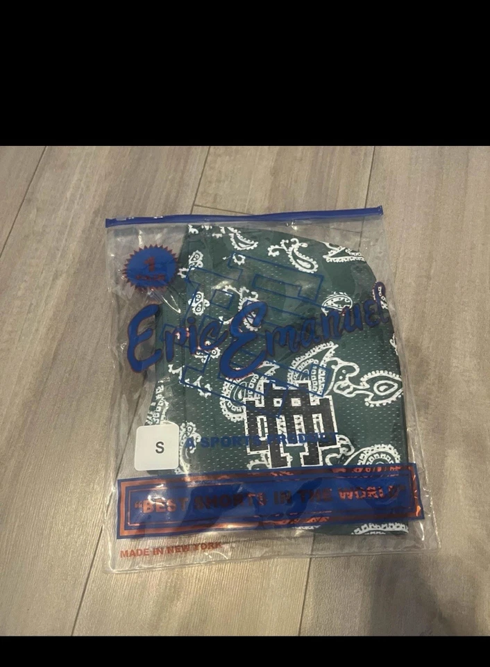 Eric Emanuel Men's Shorts Size Small  Used Once - Image 4 of 4