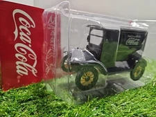 Coca Cola Motorcity Classics 1917 Ford Model T 1:24 Scale Die Cast Car