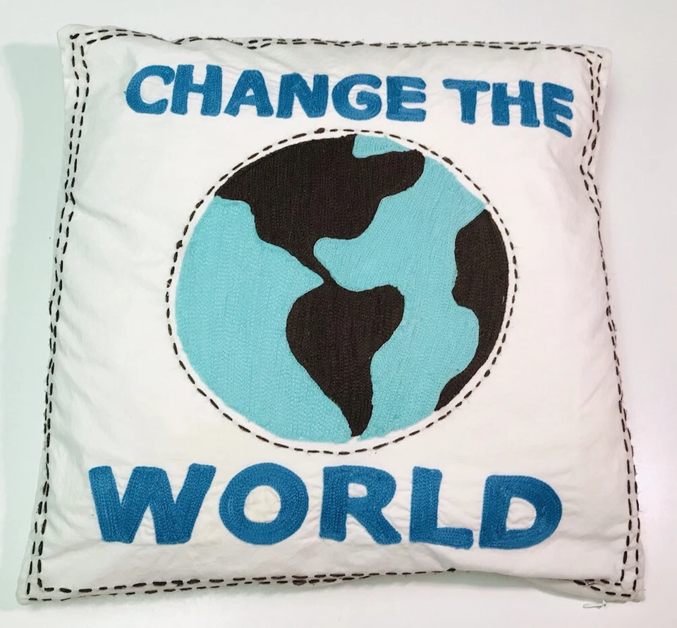 Funda de almohada y almohada Pottery Barn Teen Change The World Earth Throw Foto 2 de 4
