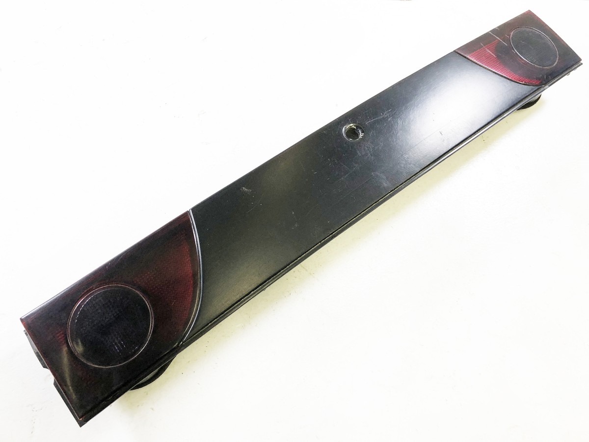 フィニッシュ2台 94-99 Mitsubishi 3000GT Center Tail Light Lamp Panel Garnish