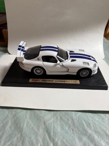 Maisto Dodge Viper GTS-R 1997 Die-cast On Plastic Stand Used