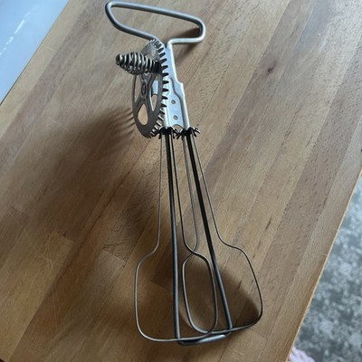 Vintage Hand Whisk Egg Cake Beater Kitchen Utensil Cooking Chef