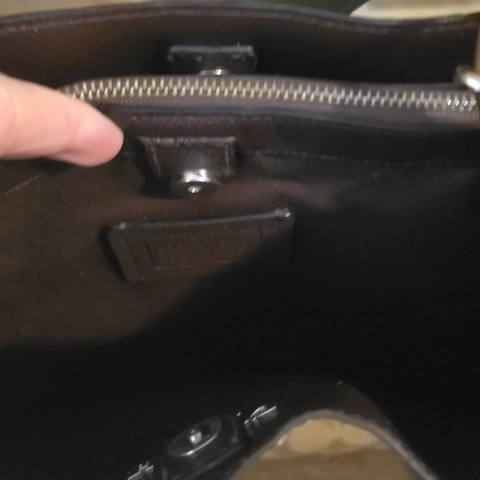 Bolso Coach Town Bucket marrón verde Foto 4 de 4