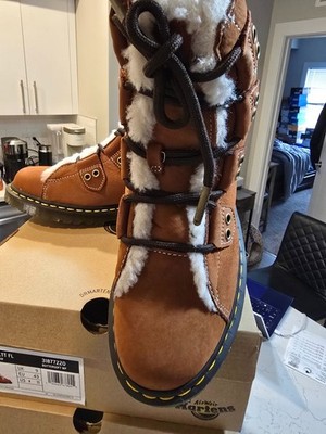 Dr. Martens 1460 Lace to Toe Fur Lined Buttersoft Nubuck  display picture 1