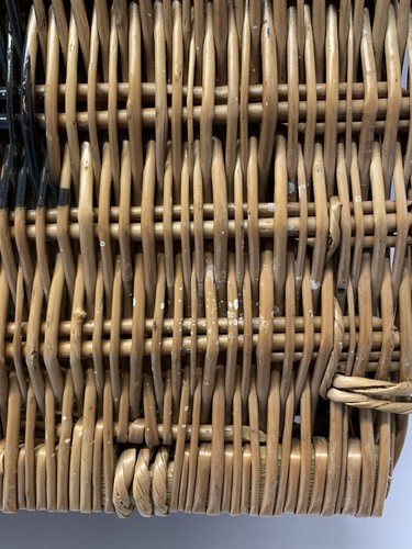 Large F&M Fortnum & Mason Wicker Hamper Basket – 46x30x20cm - Leather Straps. - Picture 2 of 23