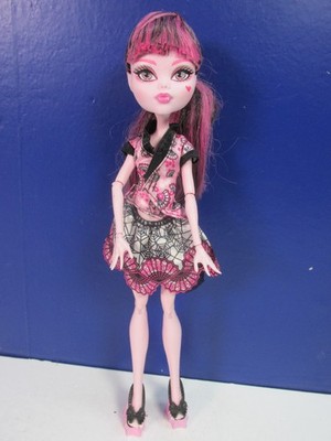 seltene MONSTER HIGH PUPPE TAUSCH DRACULAURA FIGUR Original Mode MATTEL