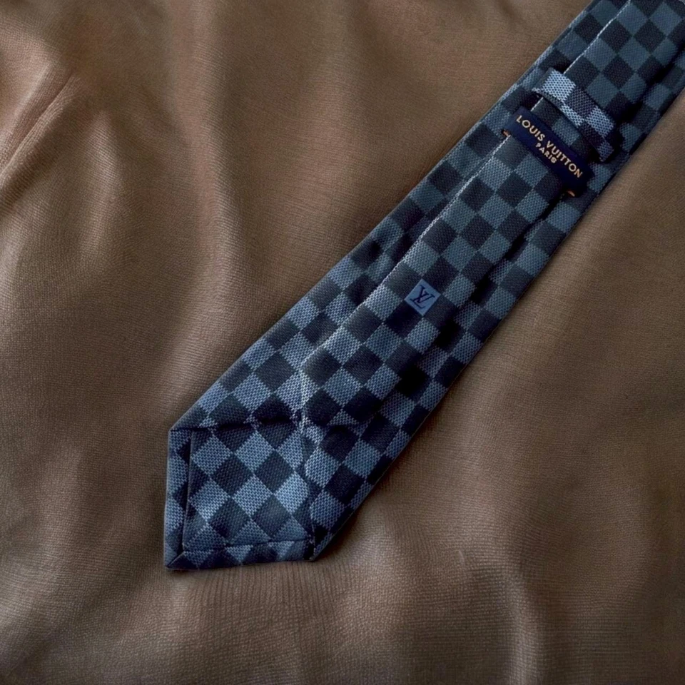 路易威登 LV Damier 黑色男式领带,LV 领带正品 — 第 4/4 张图片