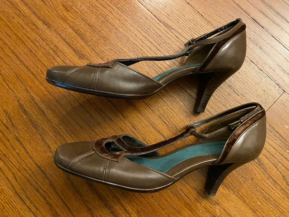 Aerosoles Women’s Brown Leather Strapped Lower Heels Comfortable Sz 9 - Image 4 of 4