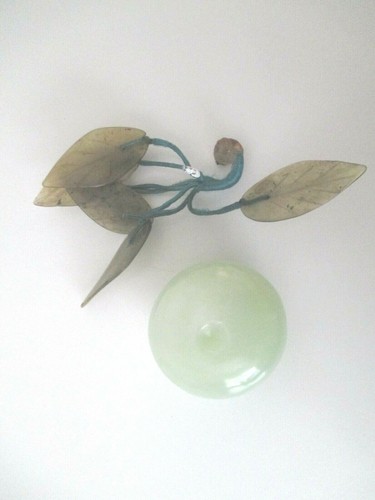 Pale Green Quartz Crystal Apple Agate Leaves Paperweight Home Decor Vtg AZ21 - Picture 8 of 9