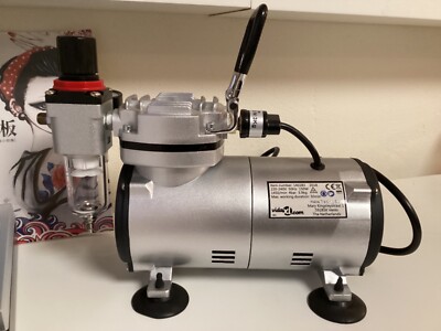 Airbrush Minikompressor mit Luftreglern und div. Zubehör neuwertig