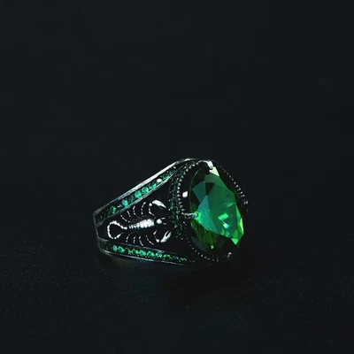925 Sterling Silver Emerald Green Gemstone Scorpion Details Men's Ring - Image 1 of 4