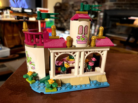 LEGO Disney: Ariel's Magical Kiss (41052) no Eric, or Ariel&rsquo;s head/hair. 