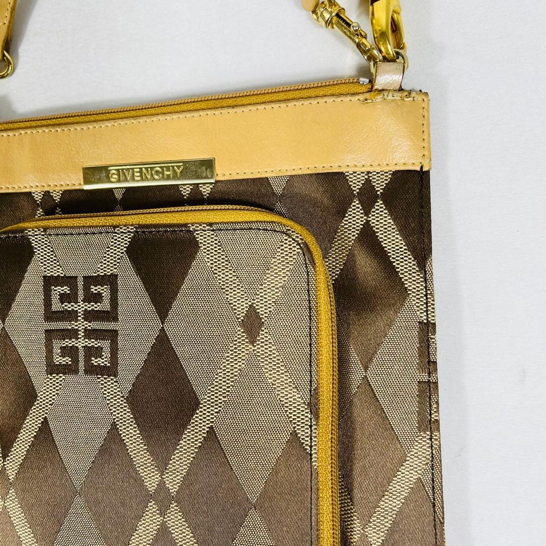 GIVENCHY Diamond Pattern Shoulder Smartphone Bag … - image 5