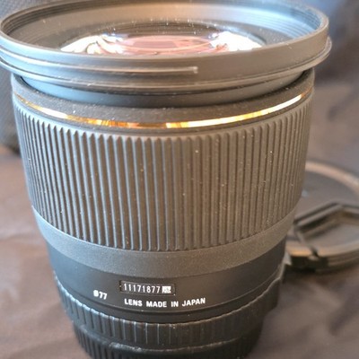 Sigma 24mm f/1.8 EX DG Wide Angle (near mint) with lens hood and case. 
