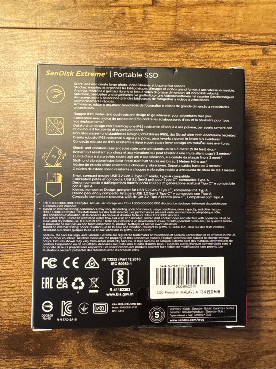 SanDisk Extreme ポータブルSSD 4TB　⭐未開封⭐ Amazon.com: SanDisk 4TB Extreme Portable SSD - Up to 1050MB