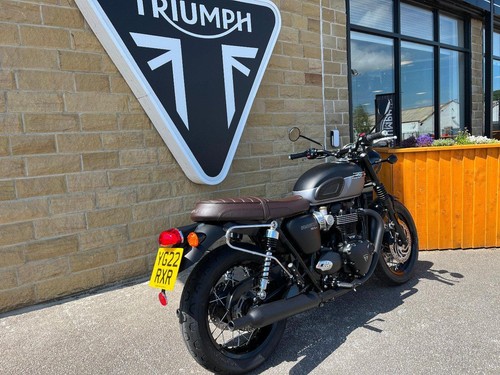 TRIUMPH BONNEVILLE T120 BLACK - Picture 2 of 9