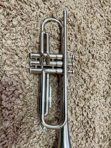 YAMAHA YTR-136 Trumpet silver Bb - Picture 9 of 9