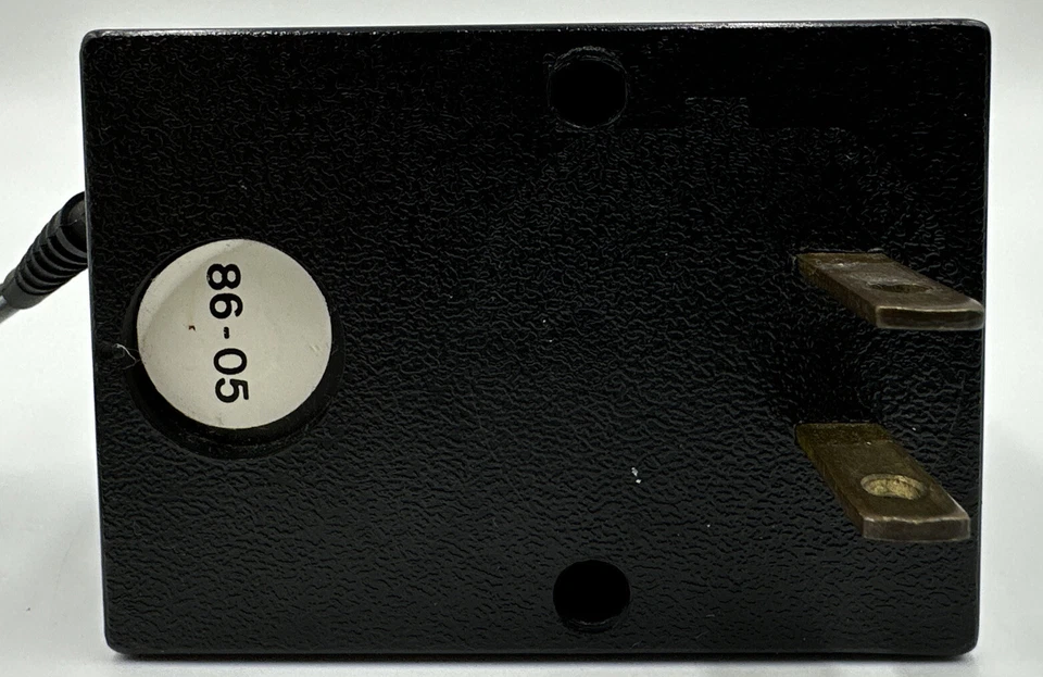 Hasselblad Battery Charger Type 1 - 7V 50m A - 115V 60Hz - 3W - Image 3 of 4