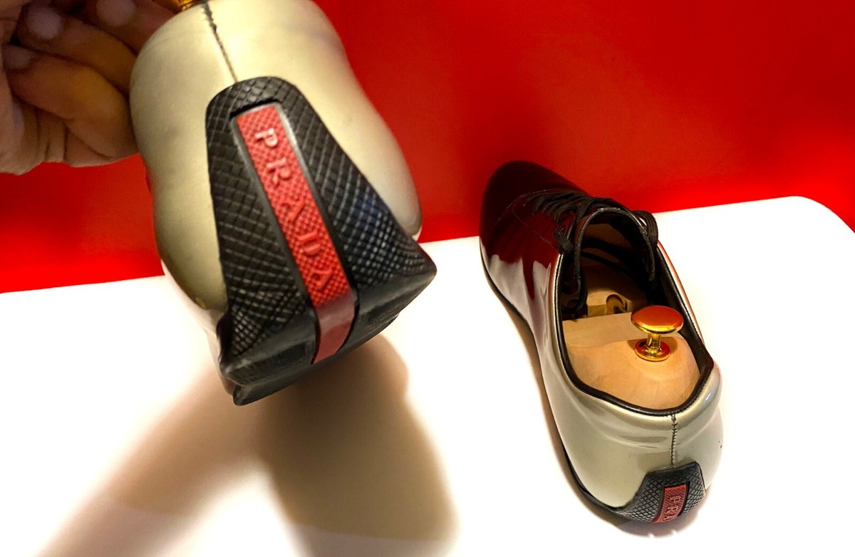【ヨッコンさん専用】PRADA レザー スリッポン ローファー レッドタグ Prada レザーローファー | レッド | FARFETCH JP