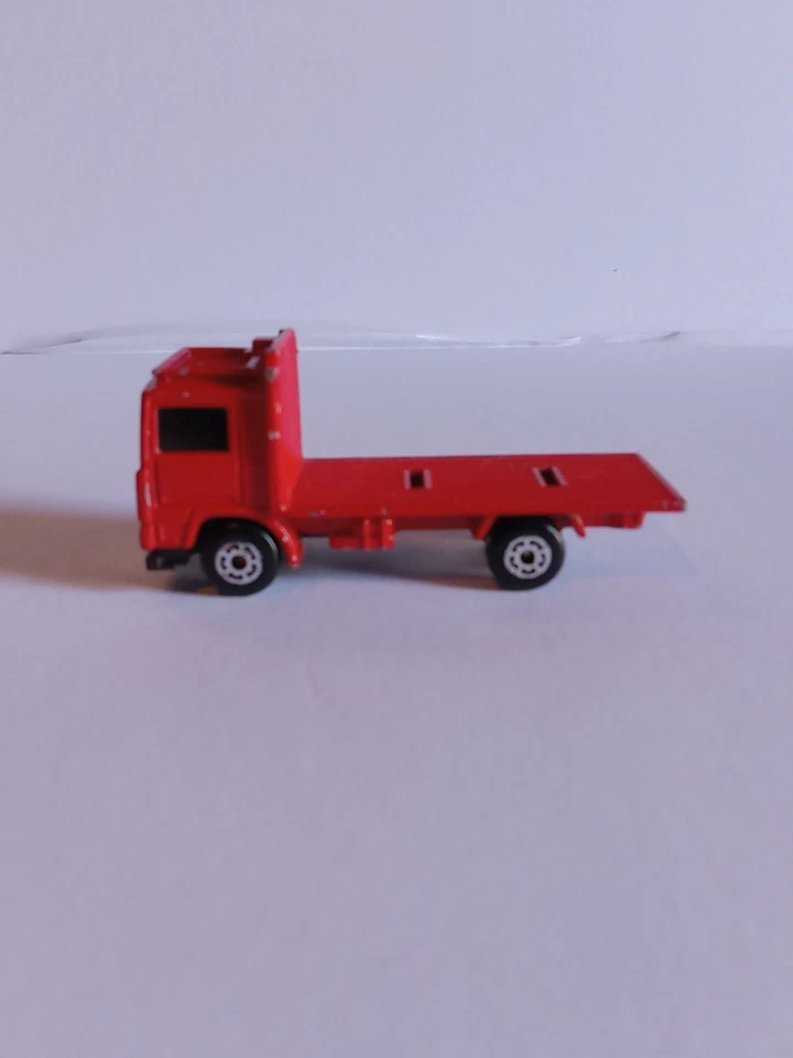 Camión contenedor Matchbox Superfast 1981 Volvo plataforma plana rojo fundido a presión Foto 2 de 4