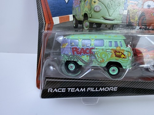 Disney Cars 2 Race Team Fillmore & Lightening McQueen nuovo con scatola con ruote da viaggio - Foto 2 di 8