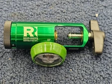 Responsive Respiratory 120-1040C Oxygen Regulator, 15 L/min 50 PSI - Green