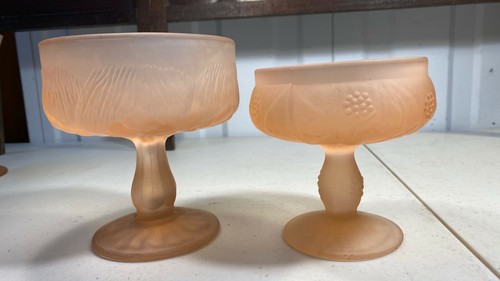 Two Antique c1920’s Frosted Pink Depression Glass Squat Pedestal Sweet Bowls - Picture 10 of 10