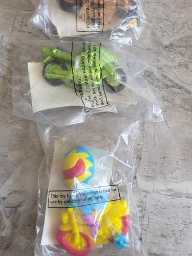 (3) Motocicletas Wendys Cyber Cycles - DORADO VERDE AMARILLO/AZUL/ROSA - Nuevo de Lote Antiguo - Imagen 3 de 4