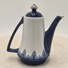 Blue & White Porcelain Tea Pot for One Bombay Co Arabesque Tile Pattern 6"
