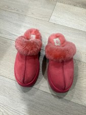 UGG Women Platform Slippers Size 7 Red