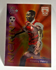 2016 Futera Unique Arsenal Soccer Cards 19