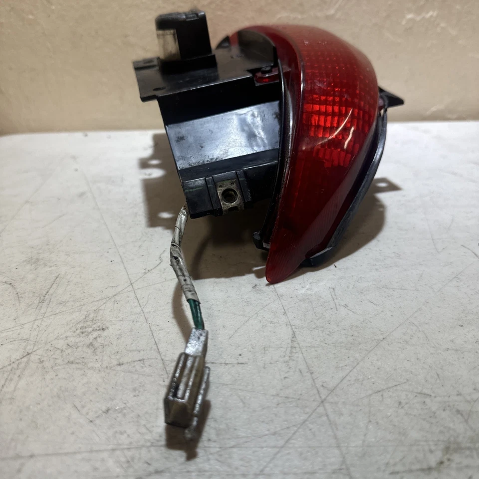 Luz de freno trasera Kymco Kb 50 1995 1998 1999 2001 Foto 4 de 4