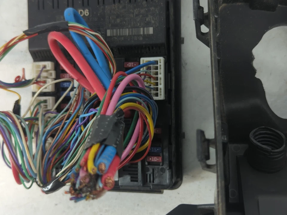 Nissan Altima 2015-2015 caja de fusibles caja de fusibles módulo de relé 284b7 3ts9e E198T Foto 4 de 4