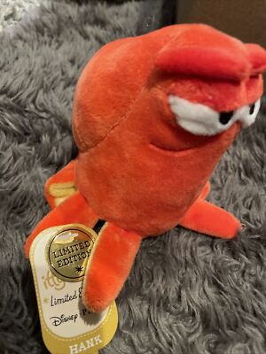 Hank Hallmark Itty Bitty Bittys Disney Pixar Finding Dory Nemo Destiny Octopus