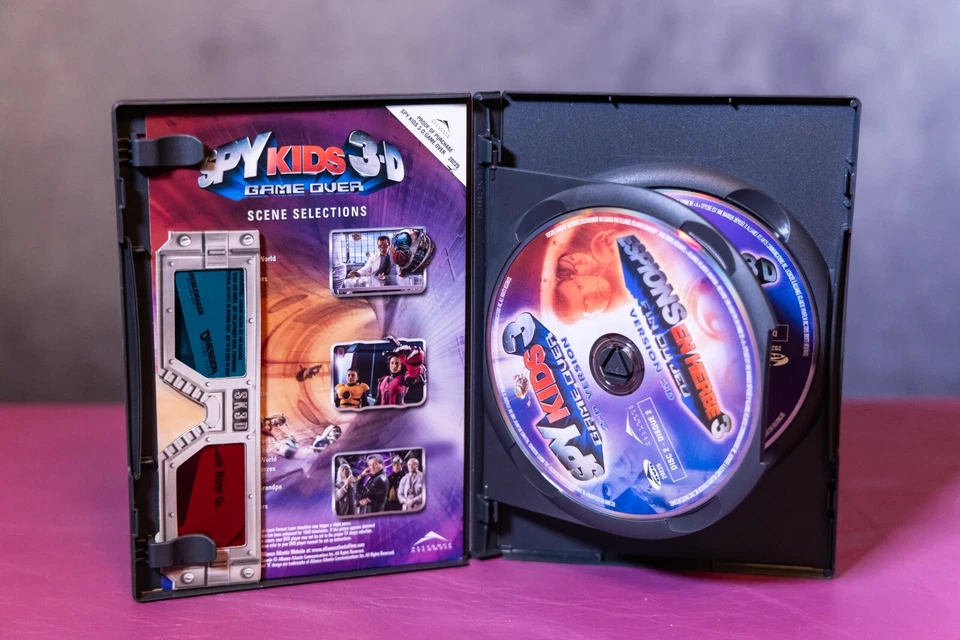 Spy Kids 3-D: Game Over (Collector’s Series, 2-DVD Set) – Nearmint + 3D Glasses - Image 2 of 2
