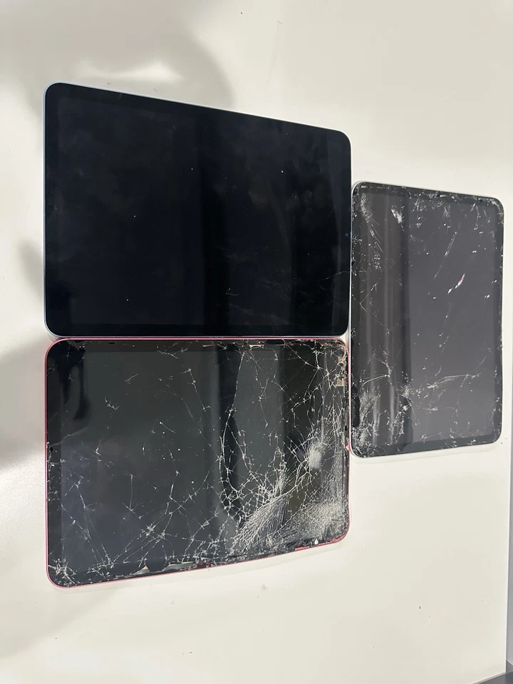 iPad - Paquete/Lote de 3 iPad - agrietado Foto 3 de 4