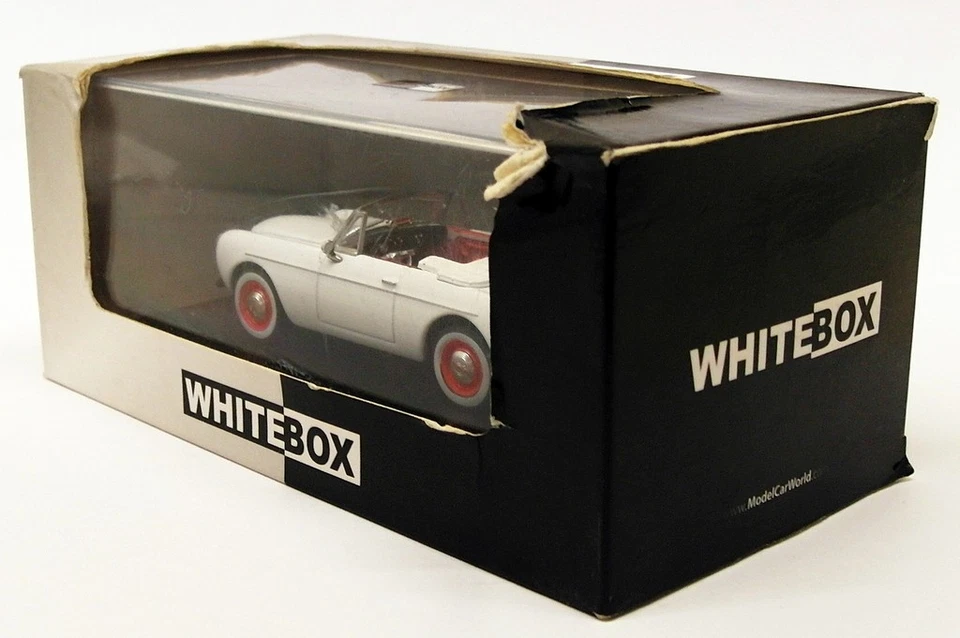 Whitebox 1/43 Scale Model Car WB31718A - 1956 Volvo P1900 - White - Image 4 of 4