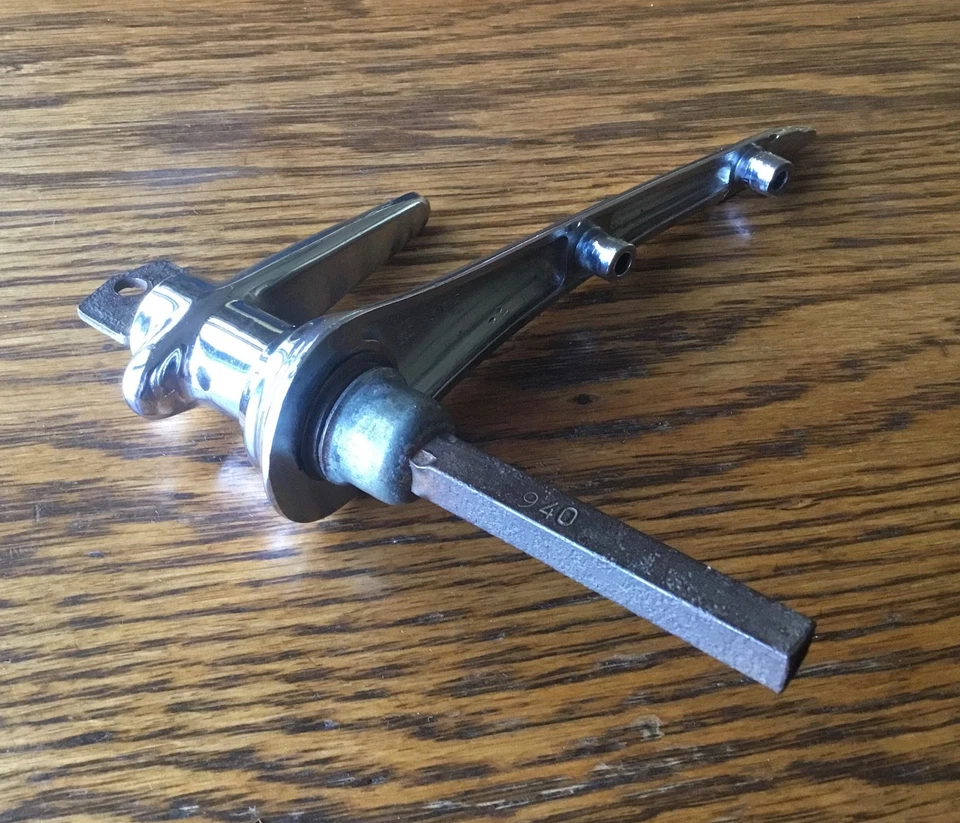 1954~1967 Austin Healey 100 100-6 3000 manija de maletero con llave cerradura exterior de colección- Foto 2 de 4