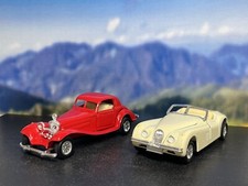 2x klassische Modellautos –