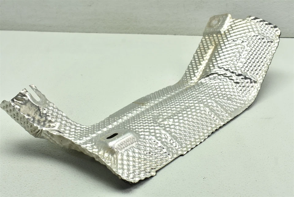 Ford Mustang GT 5.0 2015-2020 montaje de escudo térmico de escape fabricante de equipos originales 15-20 de fábrica Foto 2 de 4