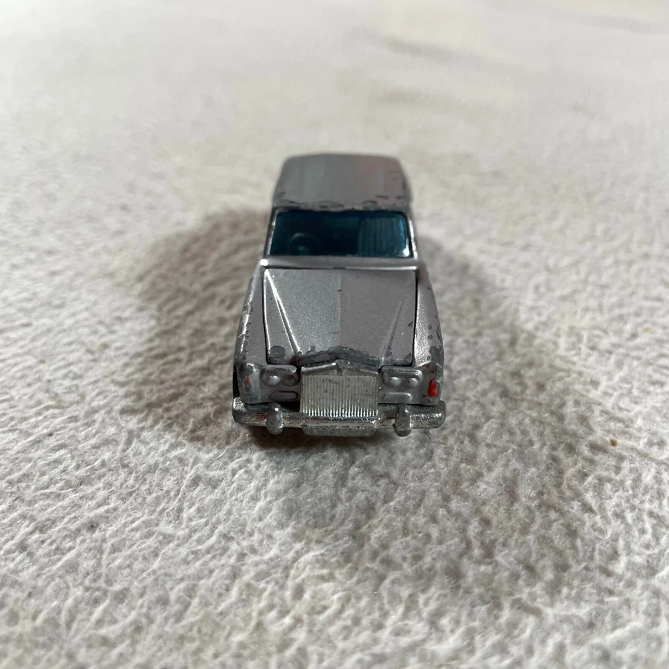 复古 Hot Wheels Redline Rolls Royce 银色阴影 1969 年火柴盒压铸复古 — 第 4/4 张图片