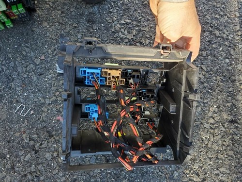 Caja de fusible en el tablero la cabina se adapta a 2013-2017 Volkswagen Jetta Híbrido OEM no | eBay