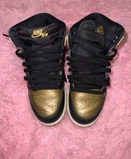 Nike Air Jordan 1 Retro High OG Black Metallic Gold size 4y