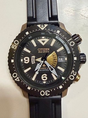 CITIZEN PROMASTER Eco-Drive Radio Controlled Titanium Diver Armbanduhr