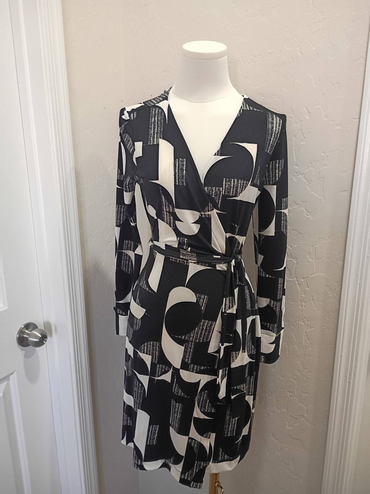 ANN TAYLOR WOMEN'S BLK/WHT RETRO WRAP DRESS W/TIE Sz. Small